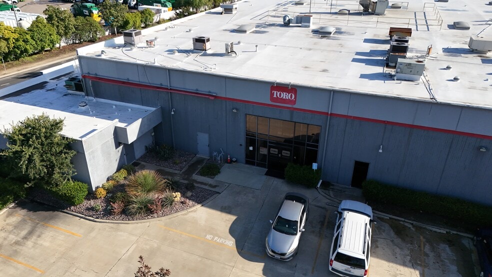 1588 N Marshall Ave, El Cajon, CA à vendre - Photo du bâtiment - Image 3 de 4