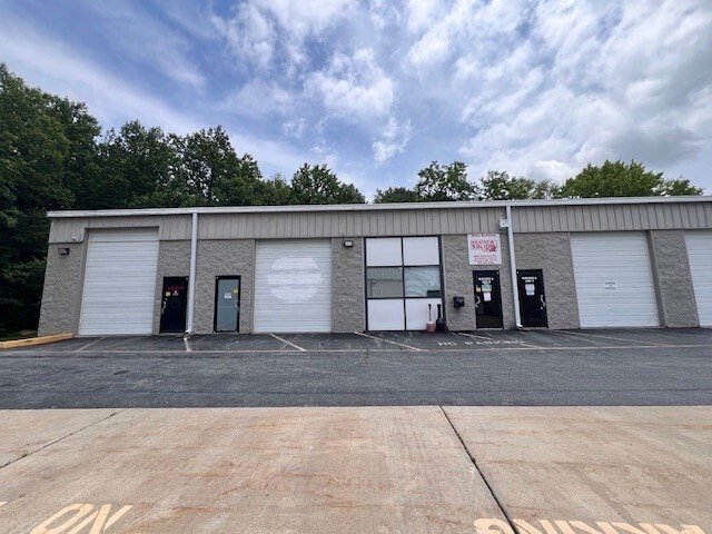 2860 Ogletown Rd, Newark, DE for lease Building Photo- Image 1 of 7