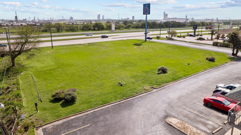 1000 Highway 332, Clute, TX à vendre - Aérien - Image 2 de 12