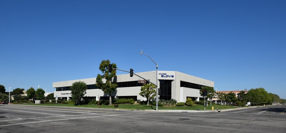 17305 Von Karman Ave, Irvine, CA à vendre - Photo du bâtiment - Image 1 de 14