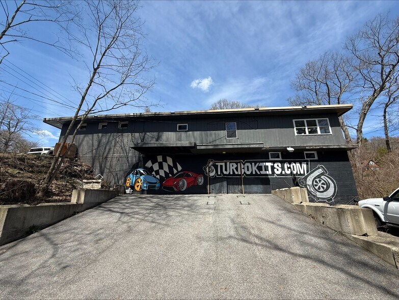 271 Litchfield Rd, Harwinton, CT à vendre - Photo du bâtiment - Image 2 de 32