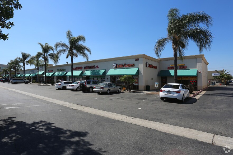 1330 N Glassell St, Orange, CA à louer - Photo du bâtiment - Image 3 de 9