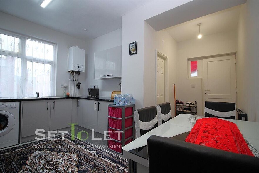 145 Evington Rd, Leicester à vendre - Photo du bâtiment - Image 3 de 16