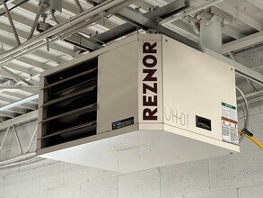 2700 Jarboe St, Kansas City, MO for lease Interior Photo- Image 2 of 10