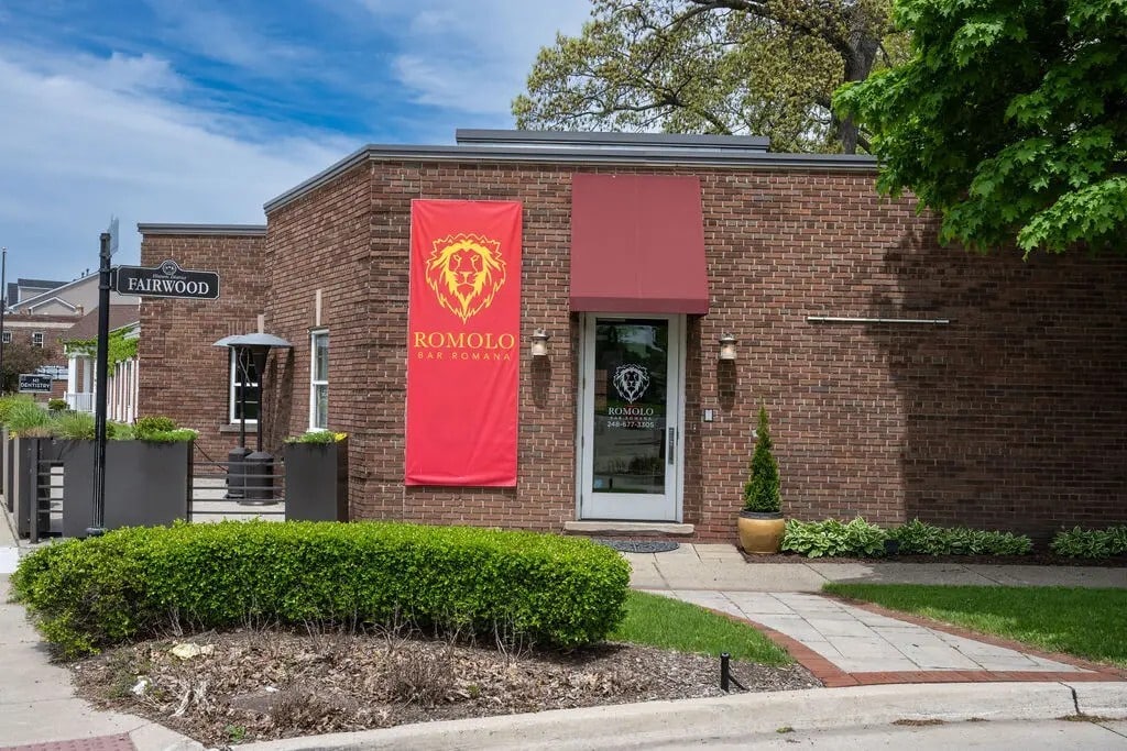 23810 Woodward Ave, Pleasant Ridge, MI à vendre Photo du bâtiment- Image 1 de 9