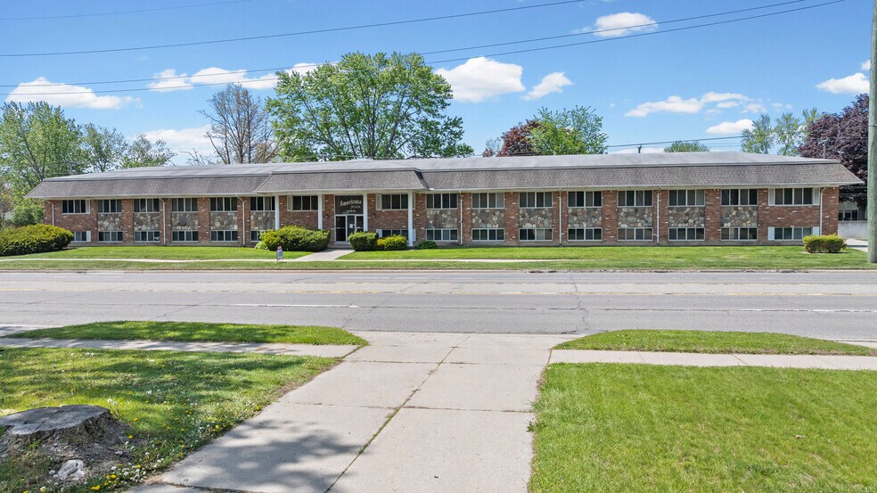 28475 Greenfield Rd, Southfield, MI à vendre - Photo du bâtiment - Image 2 de 47