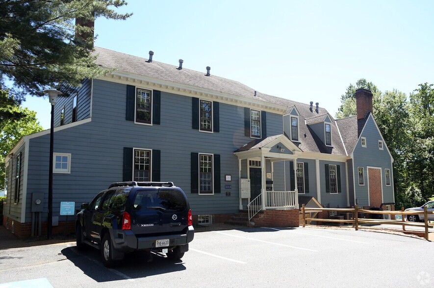 2305 Commonwealth Dr, Charlottesville, VA for lease - Building Photo - Image 2 of 5