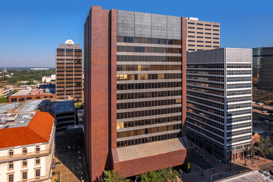 400 Texas St, Shreveport, LA for sale - Primary Photo - Image 1 of 61