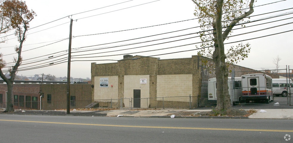 40-54 Grafton Ave, Newark, NJ à louer - Photo du bâtiment - Image 2 de 6