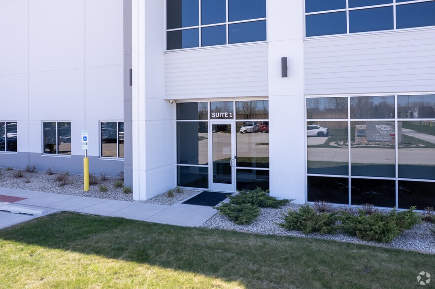 9401 Georgia St, Merrillville, IN for lease - Building Photo - Image 3 of 6