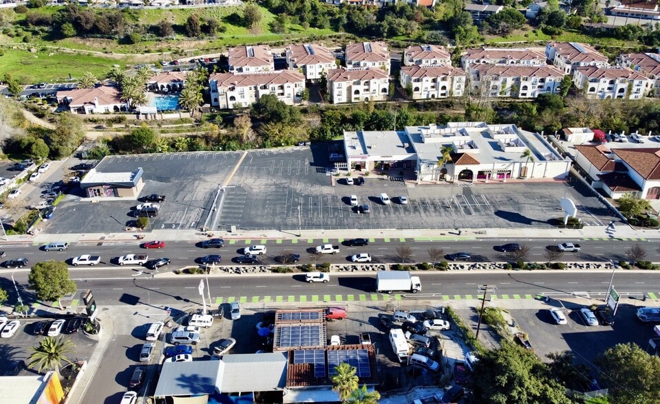 705-715 E Vista Way, Vista, CA for sale - Building Photo - Image 3 of 7