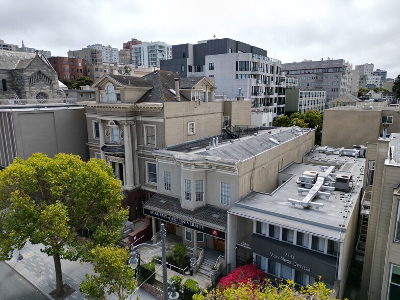 2211 Van Ness Ave, San Francisco, CA à vendre - Photo du bâtiment - Image 3 de 3
