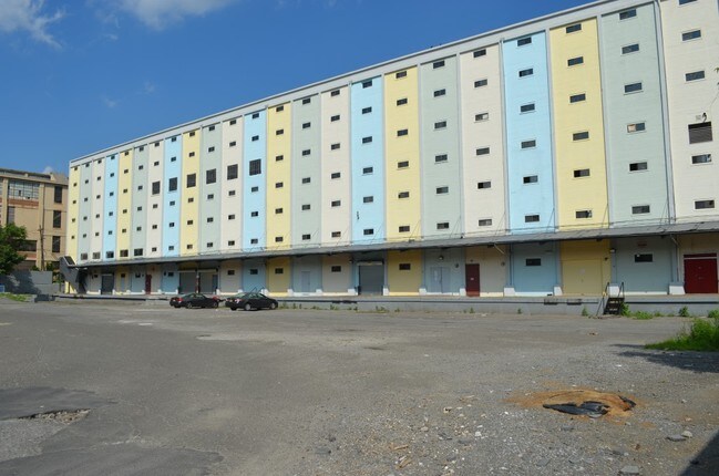 Plus de détails pour 179 Saw Mill River Rd, Yonkers, NY - Local d'activités, Industriel à louer