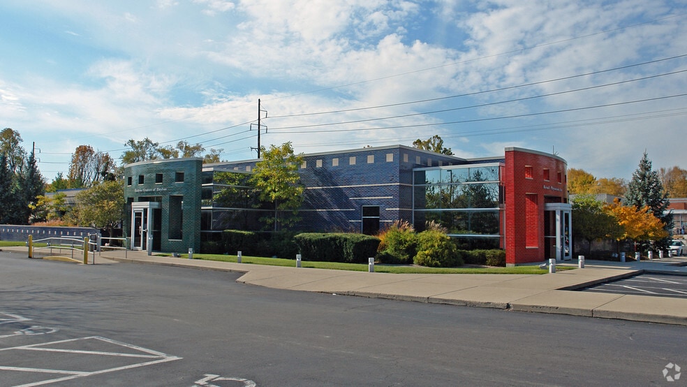 1427 Business Center Ct, Dayton, OH for lease - Building Photo - Image 2 of 7