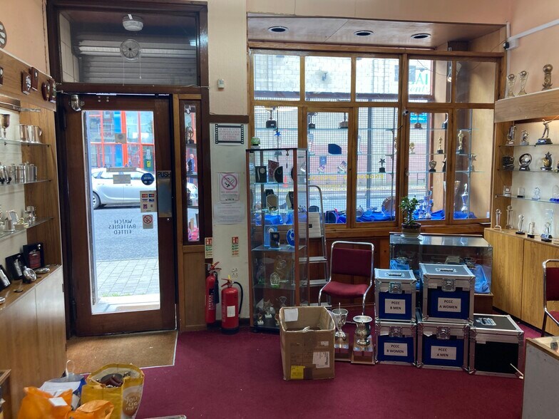 90 Titchfield St, Kilmarnock à vendre - Photo du bâtiment - Image 3 de 5