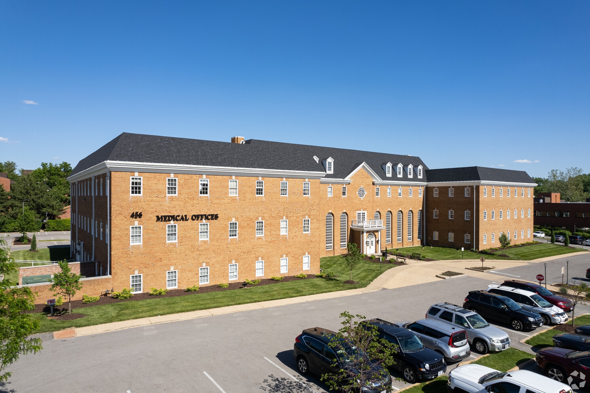 456 N New Ballas Rd, Creve Coeur, MO for lease Primary Photo- Image 1 of 9