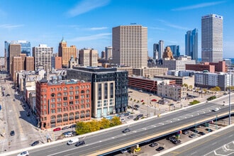511 N Broadway, Milwaukee, WI - AERIAL  map view