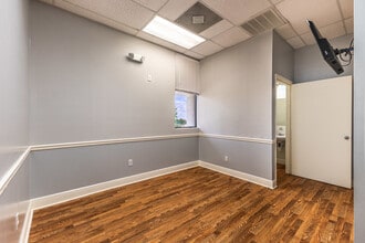 1425 Viscaya Pky, Cape Coral, FL for lease Interior Photo- Image 2 of 13
