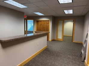 8500 Greenway Blvd, Middleton, WI for lease Interior Photo- Image 2 of 6