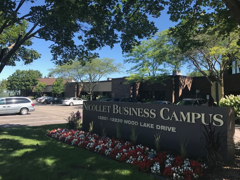 12201-12241 Wood Lake Dr, Burnsville, MN for lease - Building Photo - Image 3 of 32