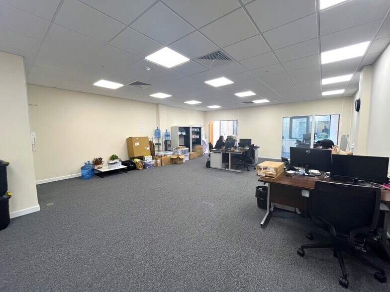 Wood Ln, Hemel Hempstead à louer - Photo du bâtiment - Image 3 de 14