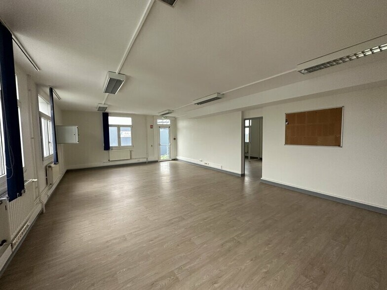 Office in Entzheim for lease - Interior Photo - Image 2 of 7