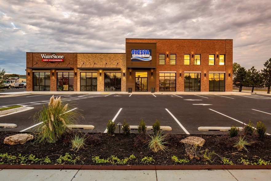 9241 S Sheridan Rd, Tulsa, OK for lease - Building Photo - Image 2 of 5