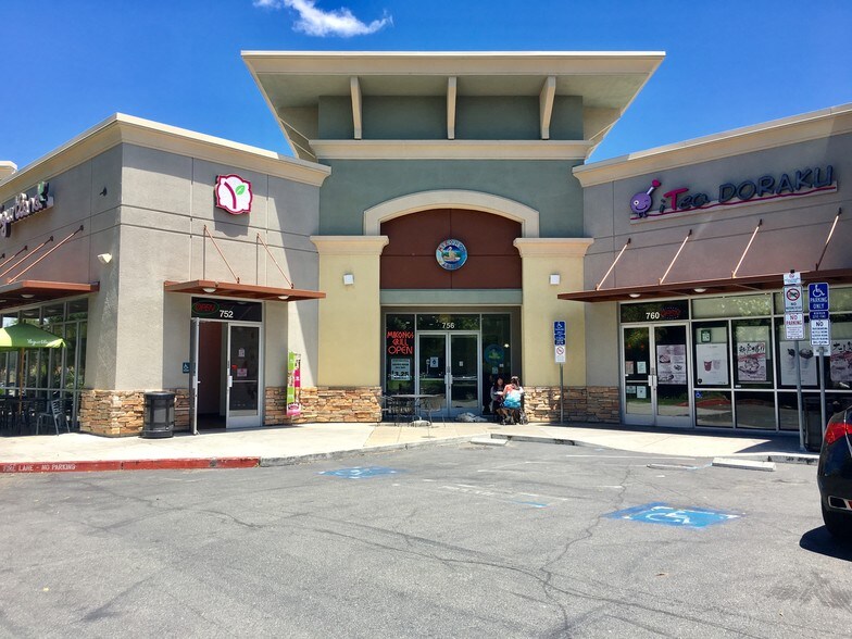 750-752 E Calaveras Blvd, Milpitas, CA à louer - Photo du bâtiment - Image 2 de 10