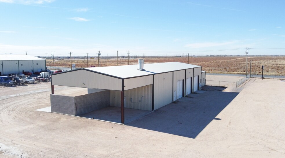 4617 S County Rd 1210 rd, Midland, TX à louer - Photo du bâtiment - Image 3 de 44