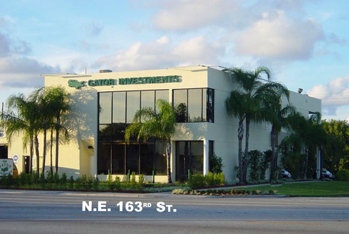 1595 Ne 163rd St, North Miami Beach, FL for lease - Primary Photo - Image 1 of 10