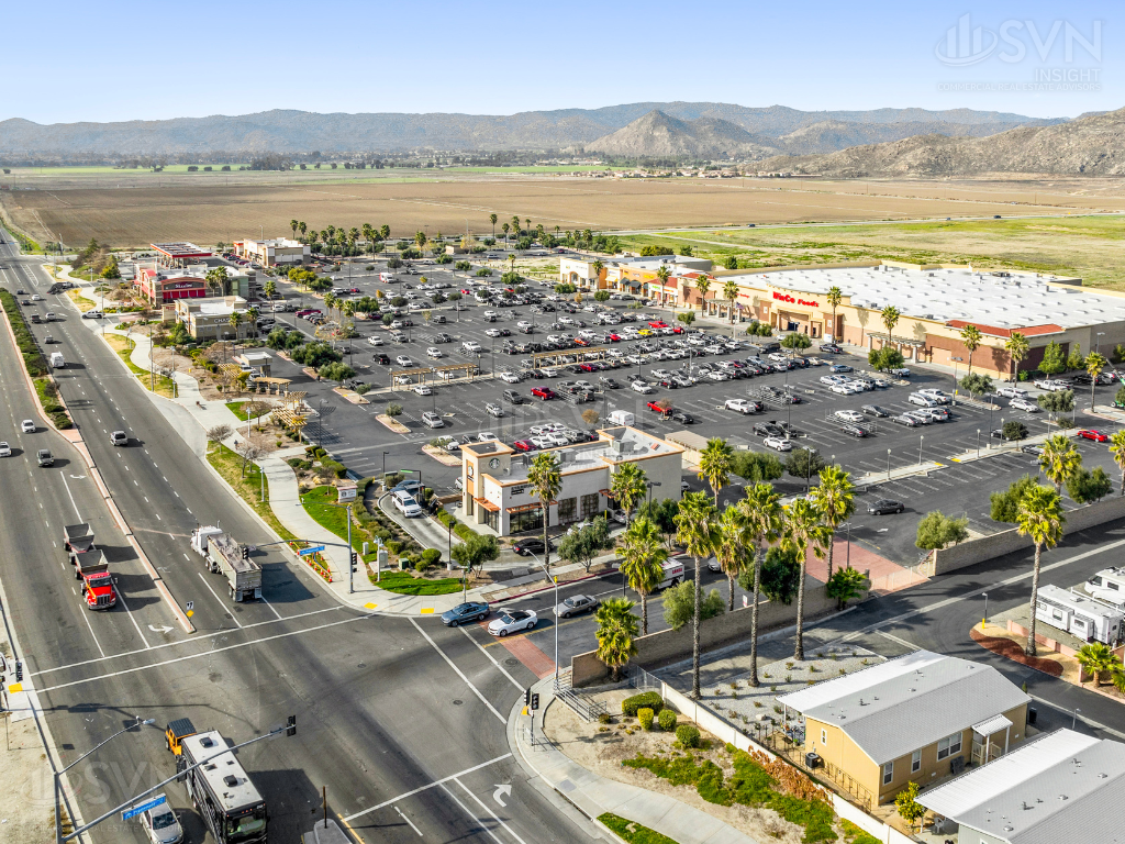 W Florida Ave, Hemet, CA for lease Building Photo- Image 1 of 17