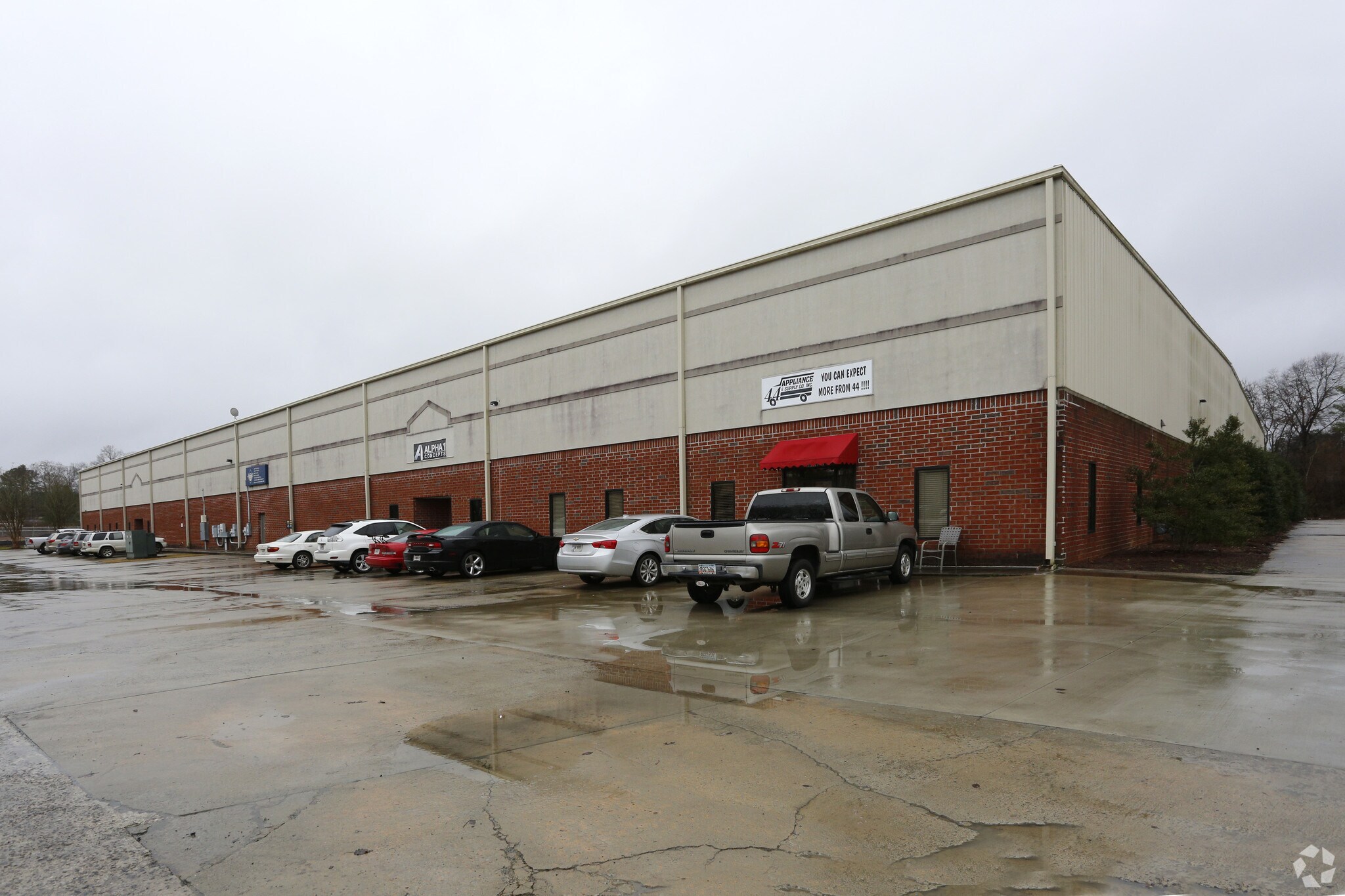 8105 Cobb Center Dr, Kennesaw, GA à louer Photo principale- Image 1 de 8