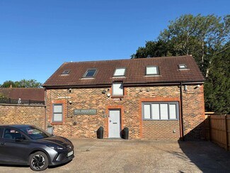 Plus de détails pour 77 Farleigh Rd, Warlingham - Bureau à louer