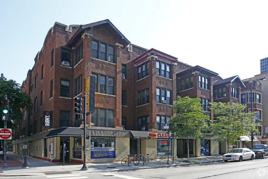 2811 N Pine Grove Ave, Chicago, IL for lease - Primary Photo - Image 1 of 8