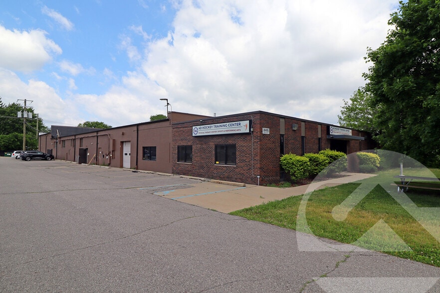 30475-30545 Stephenson Hwy, Madison Heights, MI for lease - Building Photo - Image 2 of 3