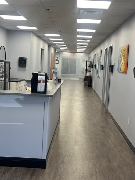 82 Totowa Rd, Wayne, NJ for lease - Interior Photo - Image 3 of 14