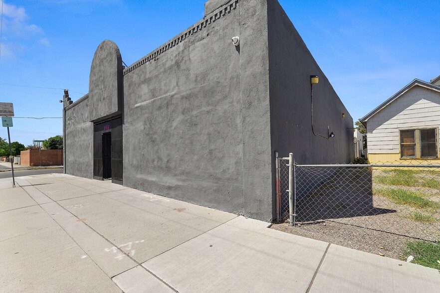 637 Broadway Blvd SE, Albuquerque, NM à vendre - Photo du bâtiment - Image 2 de 34