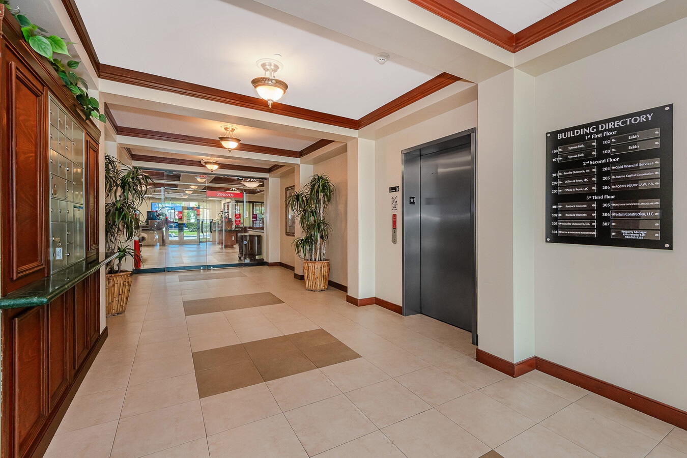 5599 S University Dr, Davie, FL 33328 - Unit 205 -  - Interior Photo - Image 2 of 19