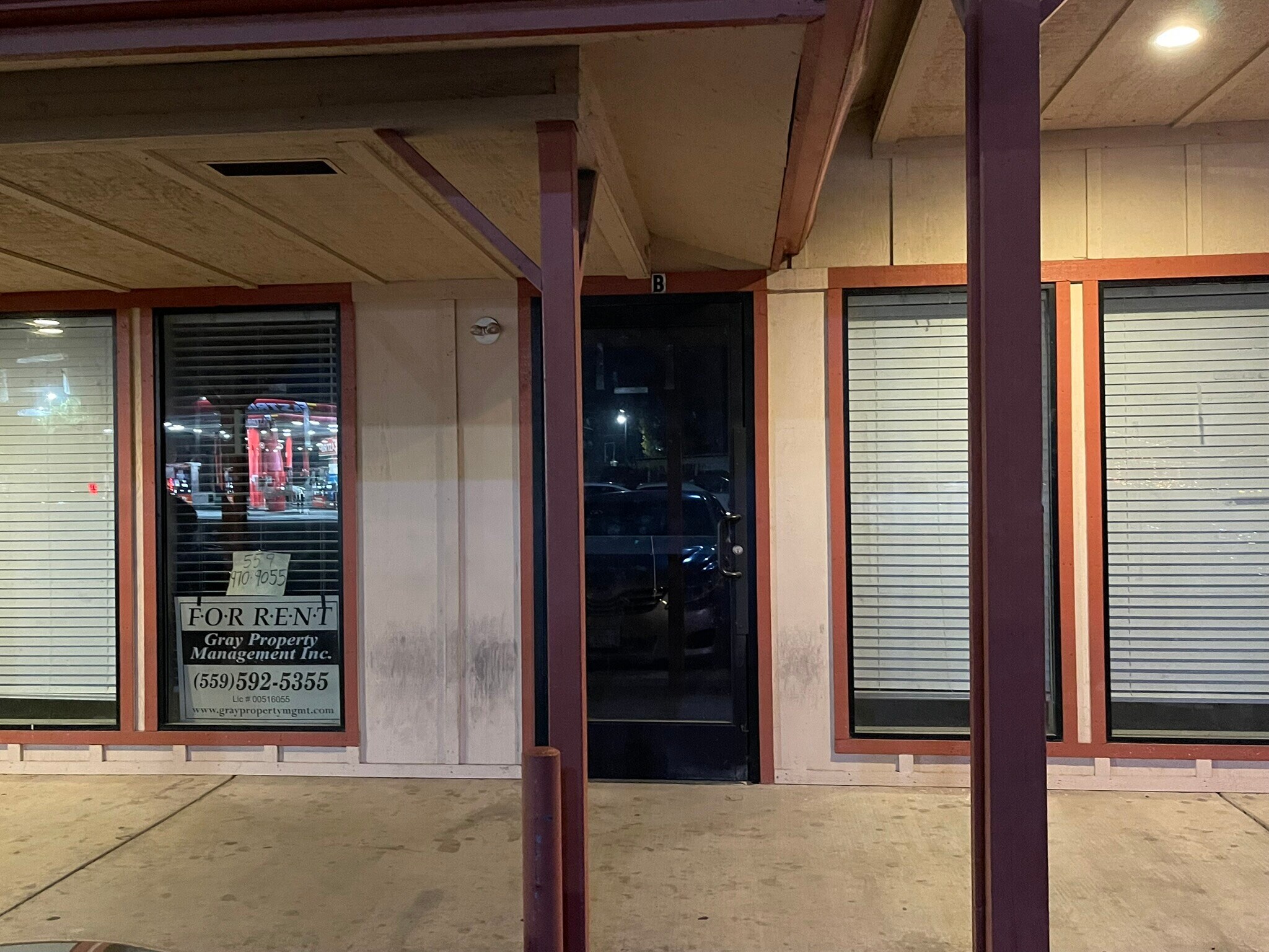 160 S Farmersville Blvd, Farmersville, CA à louer Photo du bâtiment- Image 1 de 1