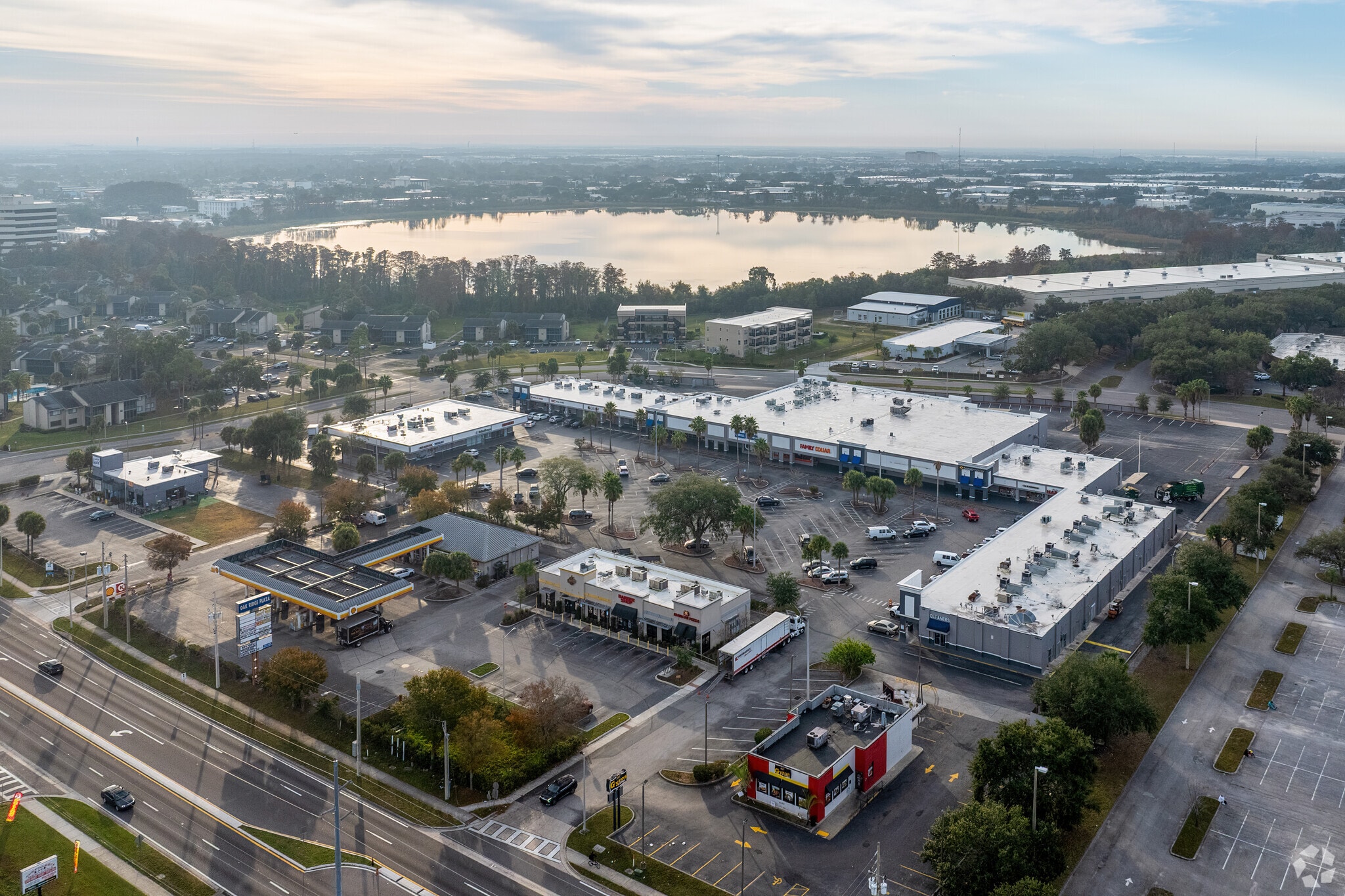 2332-2398 W Oak Ridge Rd, Orlando, FL for lease Building Photo- Image 1 of 11