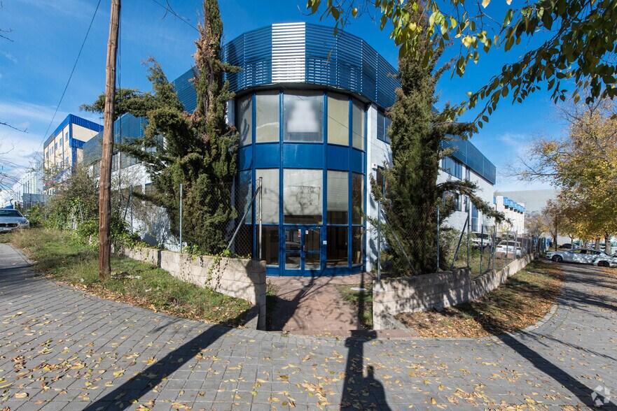 Bureau dans Tres Cantos, Madrid à vendre - Photo du bâtiment - Image 2 de 52