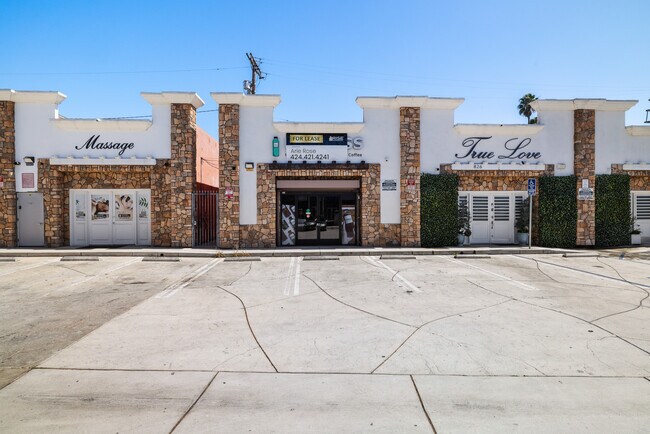 More details for 834 S La Brea Ave, Los Angeles, CA - Retail for Lease