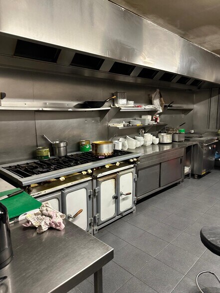 The Parade, Bognor Regis for lease - Interior Photo - Image 3 of 11