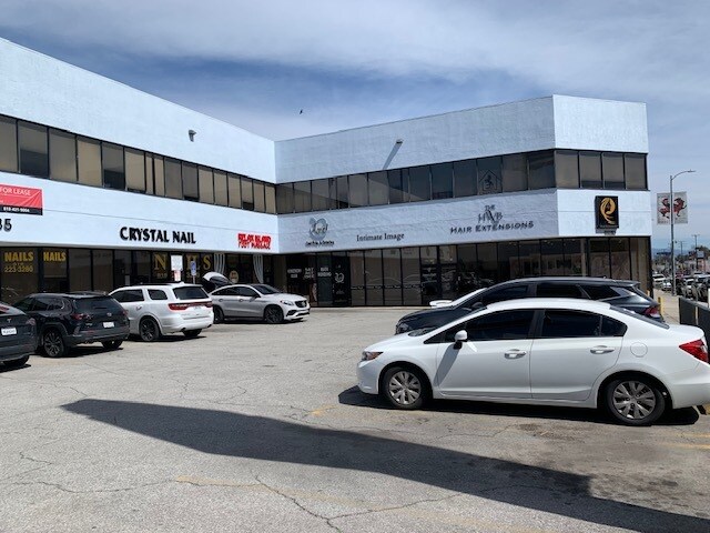 22935-22941 Ventura Blvd, Woodland Hills, CA à louer - Photo du bâtiment - Image 2 de 2