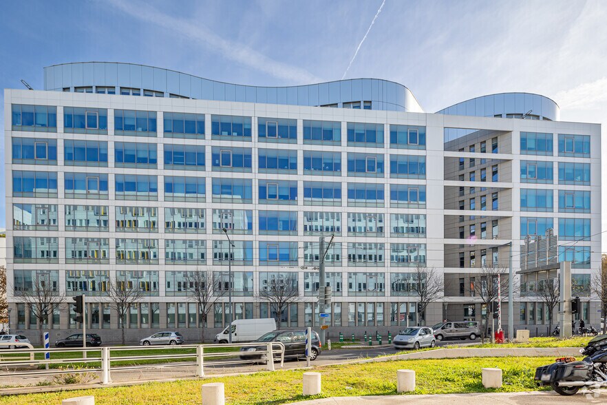 44 Boulevard De Dunkerque, Marseille à louer - Photo du bâtiment - Image 3 de 4