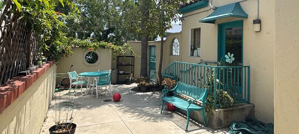 1233-1235 S La Cienega Blvd, Los Angeles, CA à vendre - Photo du bâtiment - Image 3 de 5