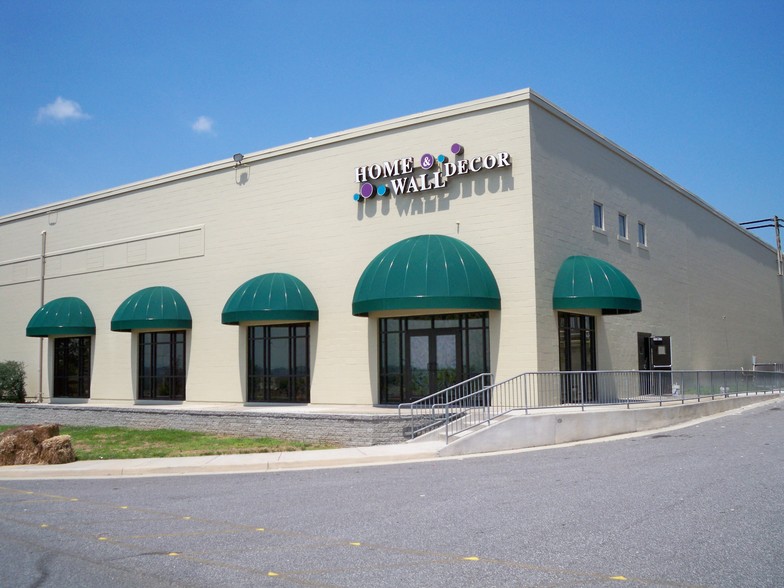 302 Franklin St, Martinsville, VA for lease - Building Photo - Image 1 of 9