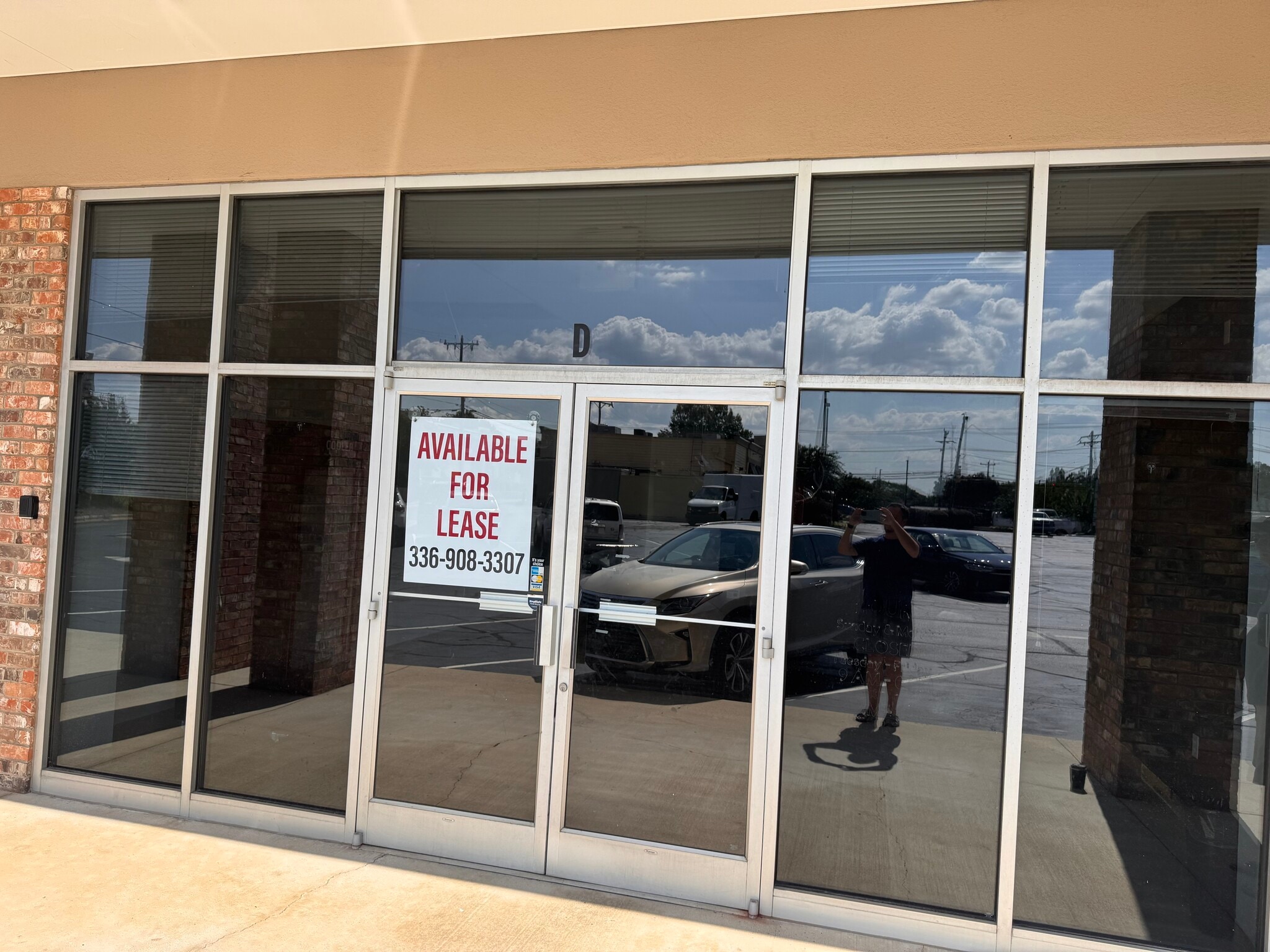 2500 Battleground Ave, Greensboro, NC for lease Building Photo- Image 1 of 5
