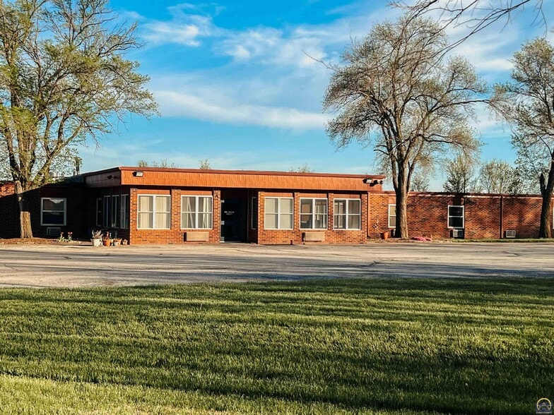 128 Pearson Ave, Waverly, KS à vendre - Photo du bâtiment - Image 2 de 17