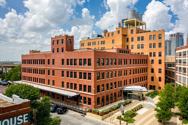 More details for 603 Munger Ave, Dallas, TX - Office for Sale